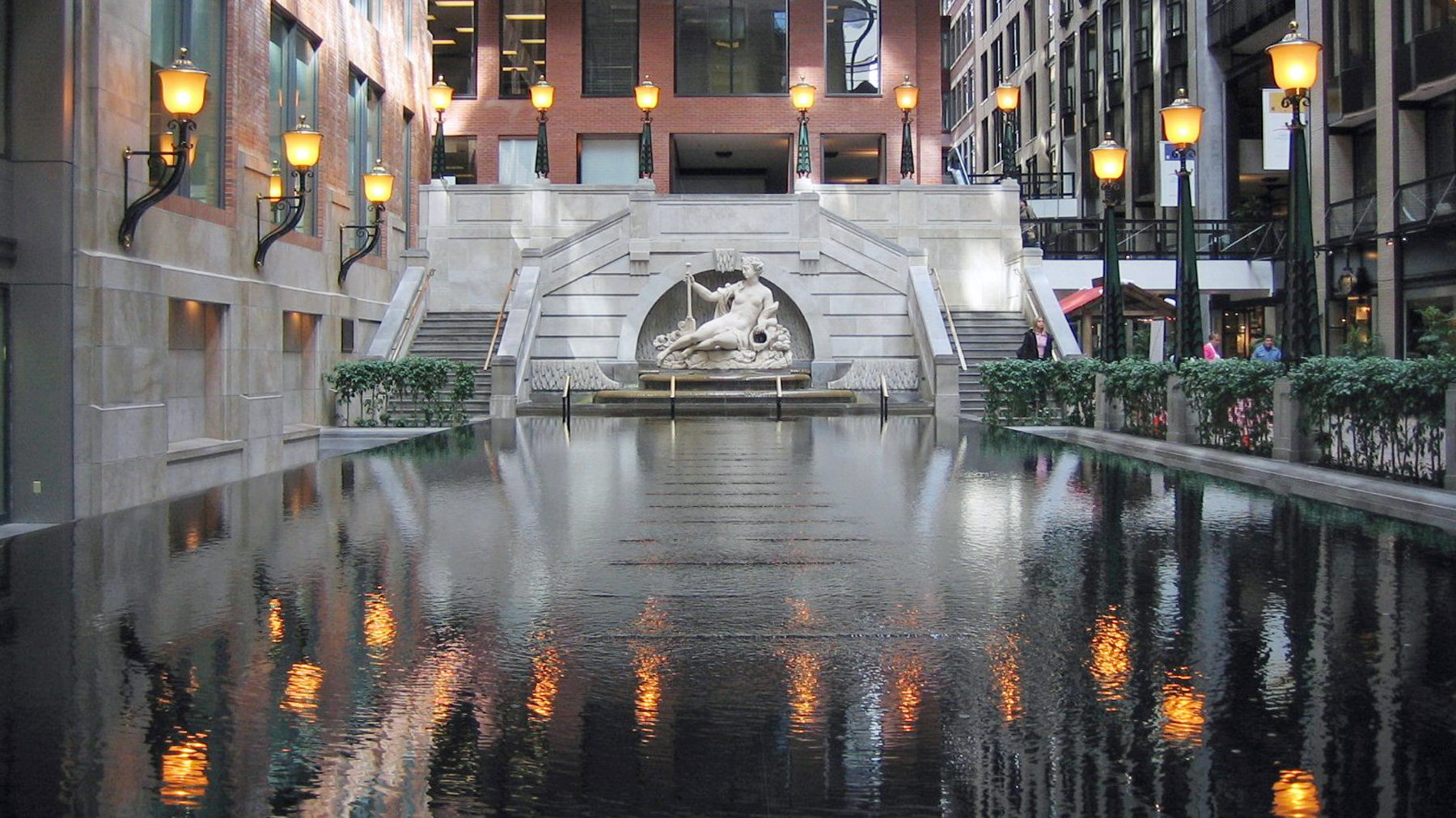 città-sotterranea-di-Montreal-una-fontana-nel-sottosuolo