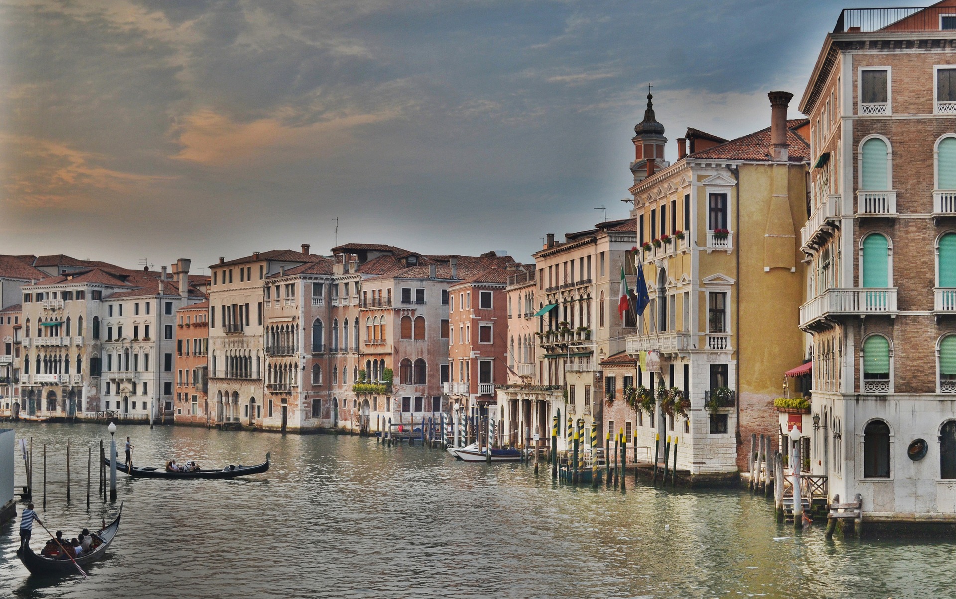 grand-canal-1246629_1920